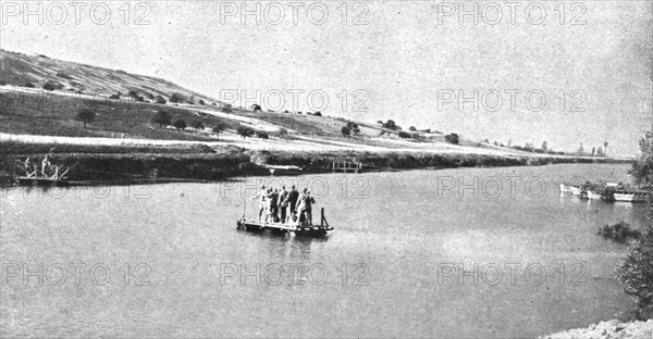 ' Sur le Marne; passage de la Marne a Passy, le 22 juillet 1918, a l'aube, a la suite de..., 1918. Creator: Unknown.