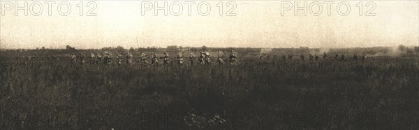 'A l'est de Montdidier; progression d'un bataillon vers Fescamps, le 10 aout 1918..., 1918. Creator: Unknown.