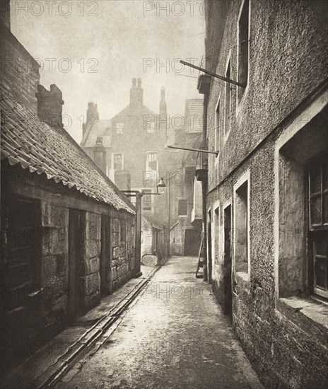 Close No. 115 High Street (#7), Printed 1900. Creator: Thomas Annan.