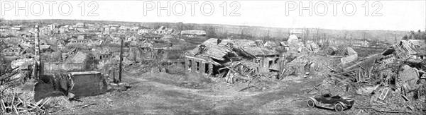 ''Le Champ de Bataille de Combles; Vue generale de Combies la prise de la ville, le 26 septembre 191 Creator: Unknown.