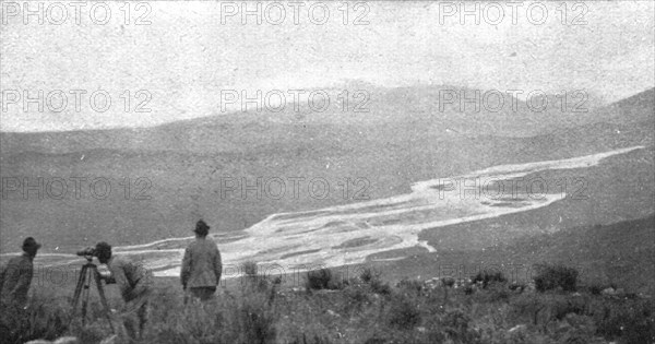 'les Italiens en Albanie ; A l'ouest de Valona: la vallee de la riviere Vojussa don’t les Autrichien Creator: Unknown.