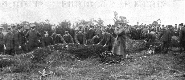 'La victoire de l'avion;Les depouilles du vaincu: des soldats roulent comme un immense tapis, l'amas Creator: Unknown.