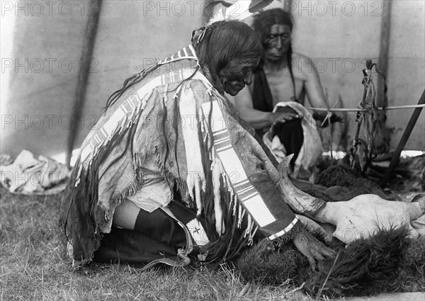 Hu Kalowa Pi-Removes the covering, c1907. Creator: Edward Sheriff Curtis.