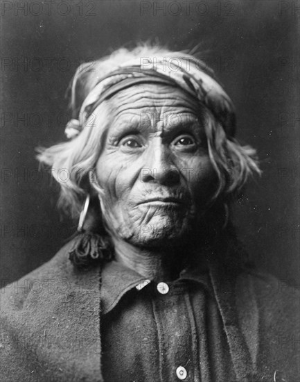 Wyemah, head-and-shoulders portrait, facing front, c1905. Creator: Edward Sheriff Curtis.