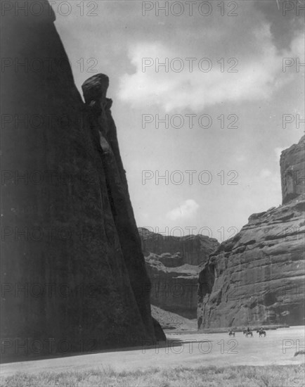 Cañón shadows-Navaho, c1906. Creator: Edward Sheriff Curtis.