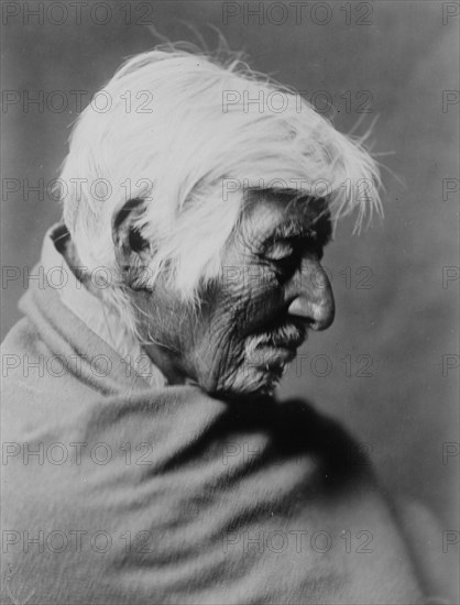 Klickitat profile, c1910. Creator: Edward Sheriff Curtis.