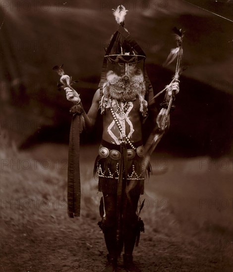 Zahadolzhá-Navaho, c1904. Creator: Edward Sheriff Curtis.