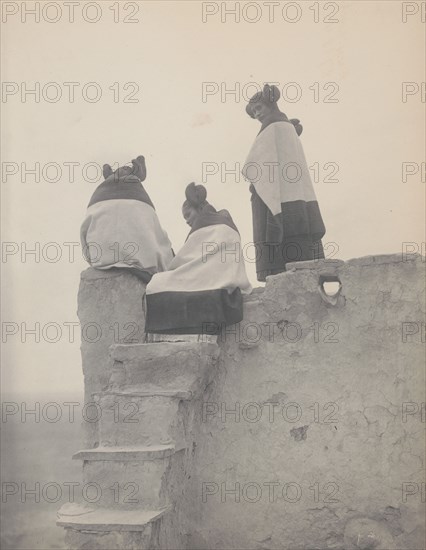 Three Hopi women at top of adobe steps, New Mexico, 1906, c1906. Creator: Edward Sheriff Curtis.