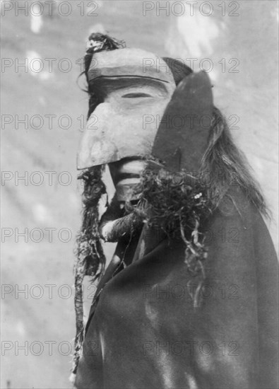 Nuhlimahla-Qagyuhl, c1914. Creator: Edward Sheriff Curtis.