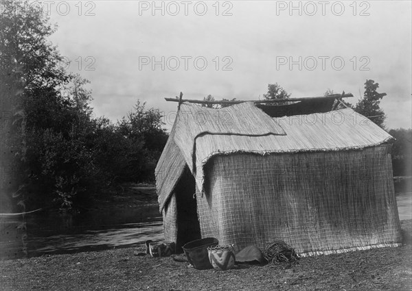 A mat house, Skokomish, c1913. Creator: Edward Sheriff Curtis.