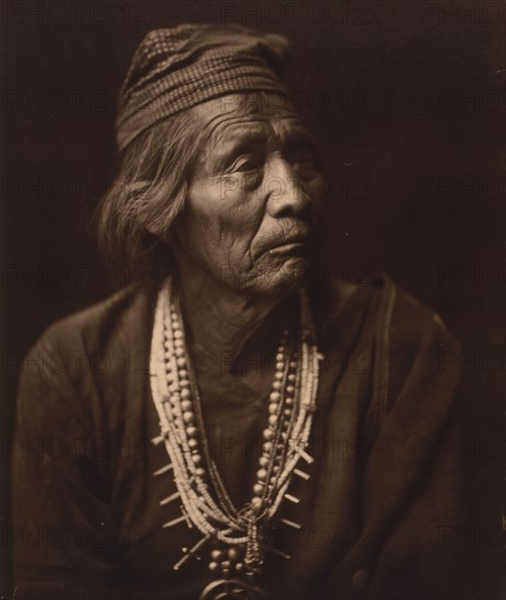 Nesjaja Hatali - Navaho, c1904. Creator: Edward Sheriff Curtis.