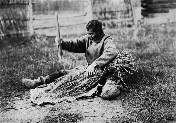 Threshing, late 19th cent - early 20th cent. Creator: I Popov.