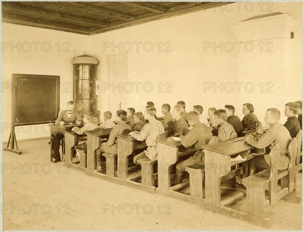 Top floor. I class, 1898. Creator: Unknown.