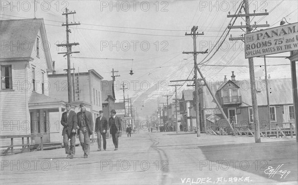 Street scene, between c1906 and c1915. Creator: Unknown.