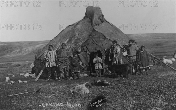 Eskimo igloo, between c1900 and c1930. Creator: Lomen Brothers.