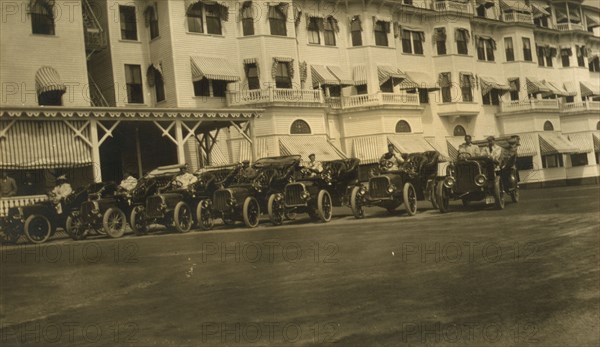 The Pope-Toledos at Hotel Wentworth, used at peace conference, Portsmouth, N.H., USA., August, 1905. Creator: Unknown.