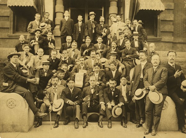 Newspaper correspondents and artists at Portsmouth, 1905. Creator: Unknown.