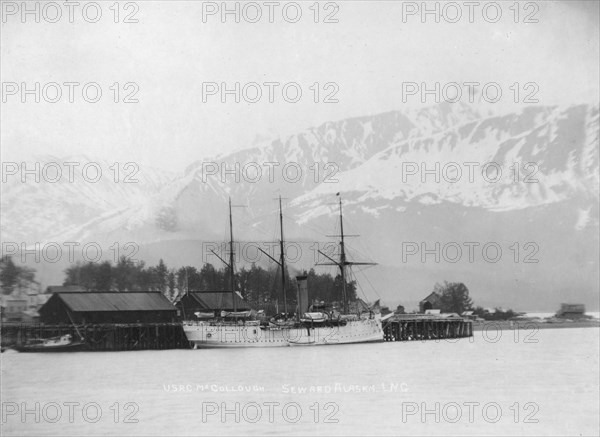 Steamer U.S.R.C. McCollough [i.e. McCulloch], between c1900 and 1915. Creator: Unknown.