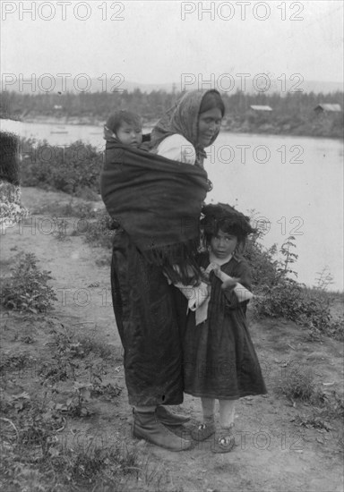Athapascan Indian mother and children, between c1900 and 1923. Creator: Unknown.