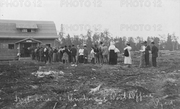 First line at Anchorage Post Office, between c1900 and c1930. Creator: Unknown.