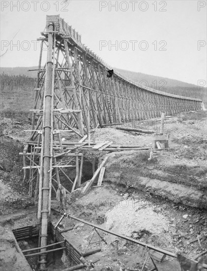 Mining structure, between c1900 and c1930. Creator: Unknown.