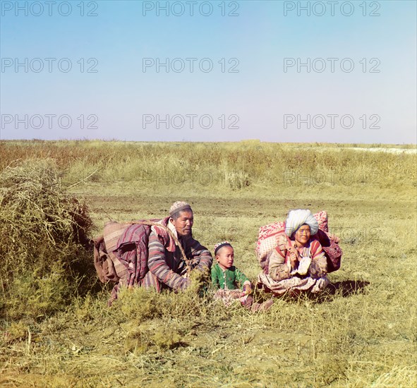 Nomadic Kirghiz, Golodnaia Steppe, between 1905 and 1915. Creator: Sergey Mikhaylovich Prokudin-Gorsky.