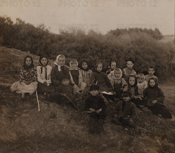 Group of children, in Iasnaia Poliana, 1908. Creator: Sergey Mikhaylovich Prokudin-Gorsky.