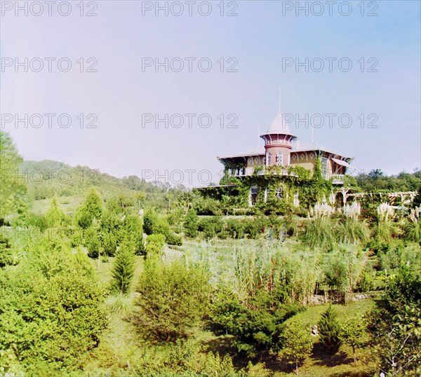 Type of dacha on a cultivated lot, between 1905 and 1915. Creator: Sergey Mikhaylovich Prokudin-Gorsky.