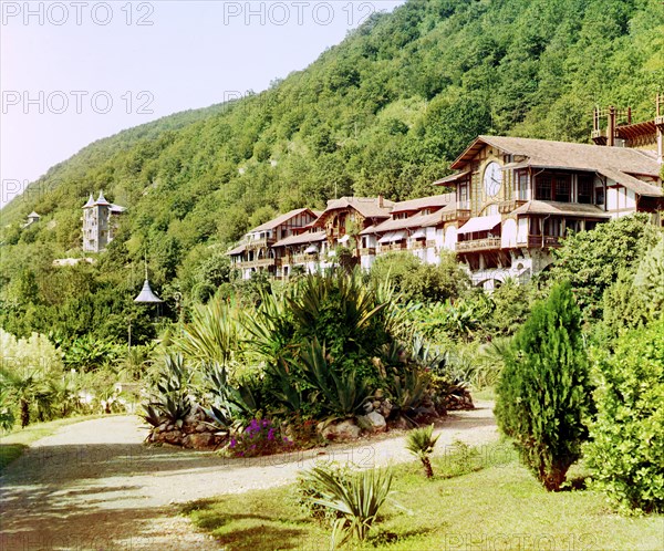 Temporary inn, Gagra, between 1905 and 1915. Creator: Sergey Mikhaylovich Prokudin-Gorsky.