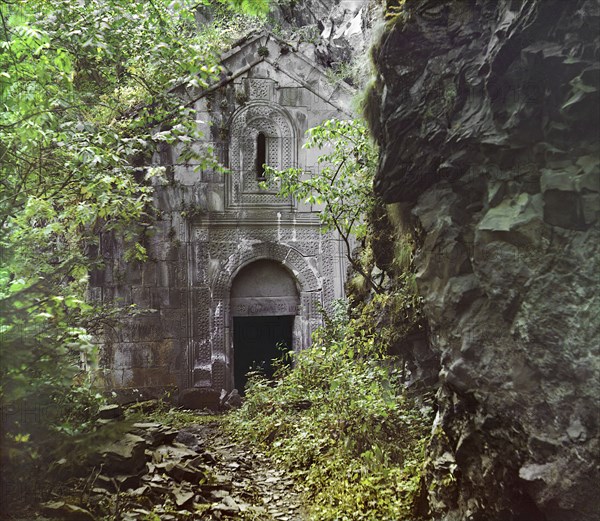 General view of Dabskii Monastery, between 1905 and 1915. Creator: Sergey Mikhaylovich Prokudin-Gorsky.