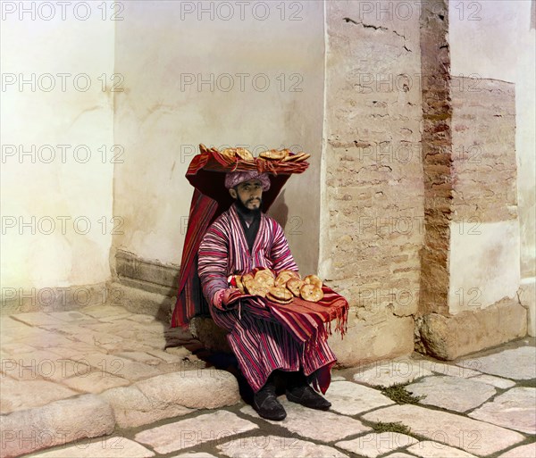 Flatbreads vendor, Samarkand, between 1905 and 1915. Creator: Sergey Mikhaylovich Prokudin-Gorsky.