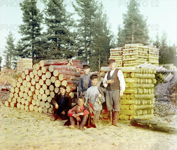 Woodcutters on the Svir River [Russian Empire], 1909. Creator: Sergey Mikhaylovich Prokudin-Gorsky.