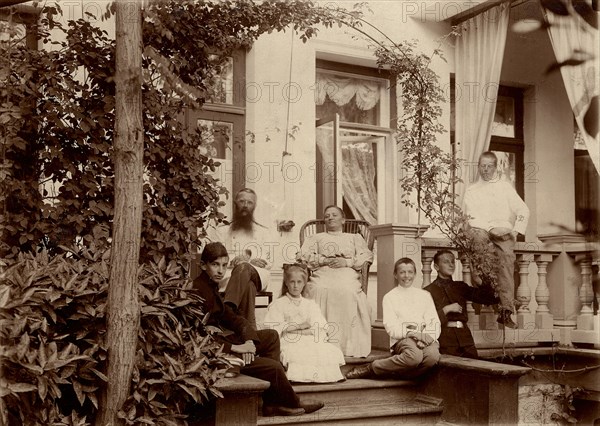 Family P.N. Konovalov during a holiday at the dacha (in Tarakanovo), 1890. Creator: Unknown.