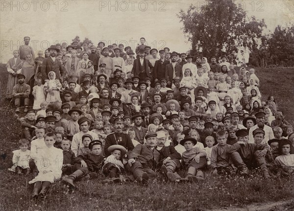 Workers and residents of the Znamensky glass factory village, 1909. Creator: S. Ia. Mamontov.