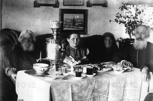 A respectable family having tea, 1905. Creator: Unknown.