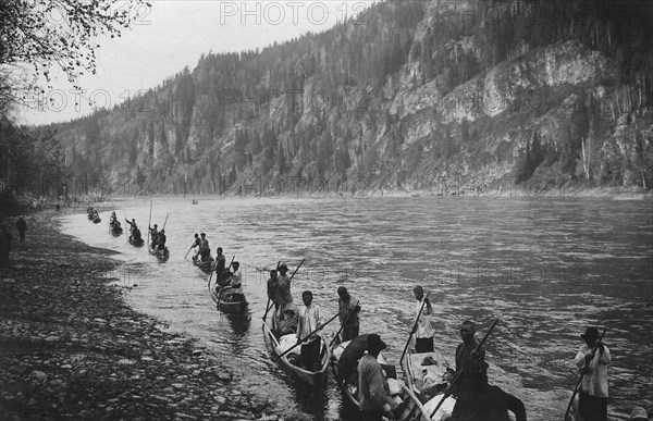 Lifting the Expedition Boats to the Mrasskii Rapid, Below the Shadrovo Ulus, 1913. Creator: GI Ivanov.