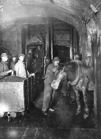 Descent into the Anzherskaya mine, 1911. Creator: Kozlov.