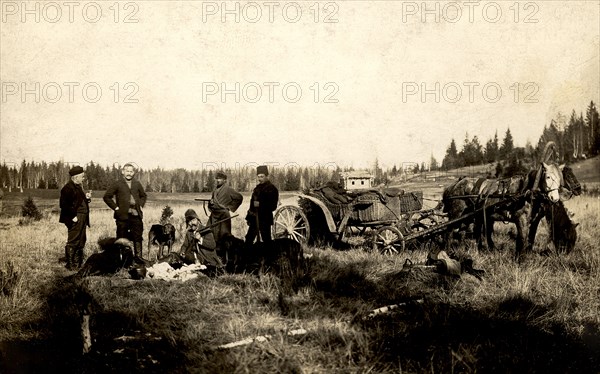 On a hunt in the vicinity of the Znamensky glass factory, 1913. Creator: S. Ia. Mamontov.