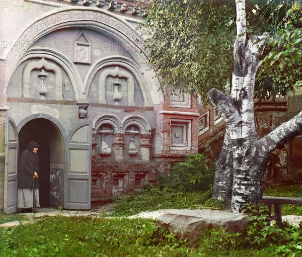 Study; in the courtyard of the Church of the Resurrection, Kostroma, 1910. Creator: Sergey Mikhaylovich Prokudin-Gorsky.