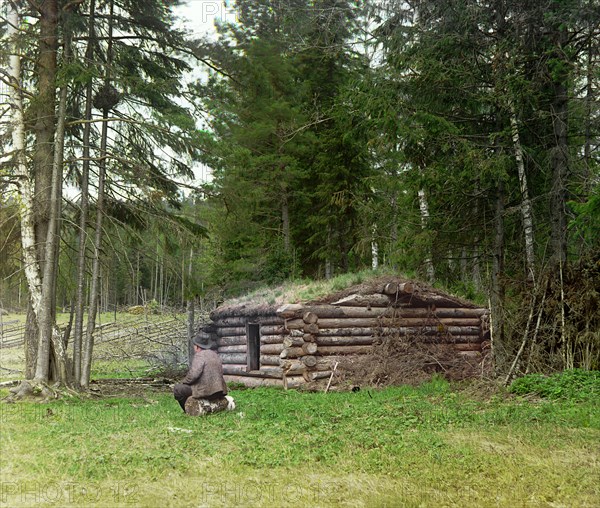 Hut in the forest, for woodcutters and kuria (coal burning), 1912. Creator: Sergey Mikhaylovich Prokudin-Gorsky.