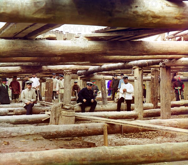 Laying concrete for the dam's sluice, Beloomut, 1912. Creator: Sergey Mikhaylovich Prokudin-Gorsky.