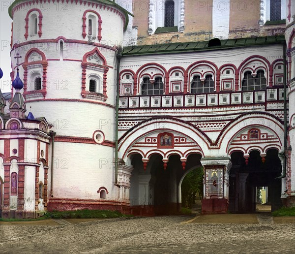 Detail of the entrance to the Borisoglebsky Monastery, Borisoglebsky, 1911. Creator: Sergey Mikhaylovich Prokudin-Gorsky.