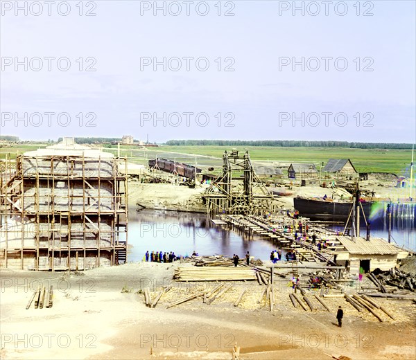 Side view of the railroad bridge being built across the Tobol River, Yalutorovsk, 1912. Creator: Sergey Mikhaylovich Prokudin-Gorsky.