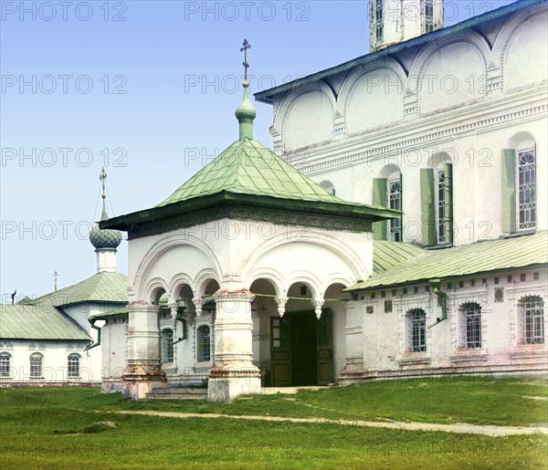 Entrance into the Fyodorovskaya Church, Yaroslavl, 1911. Creator: Sergey Mikhaylovich Prokudin-Gorsky.