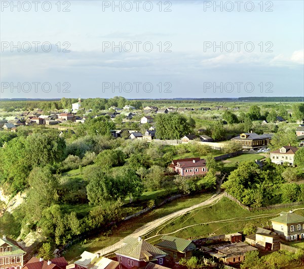 Old road toward Moscow; City of Rzhev, 1910. Creator: Sergey Mikhaylovich Prokudin-Gorsky.