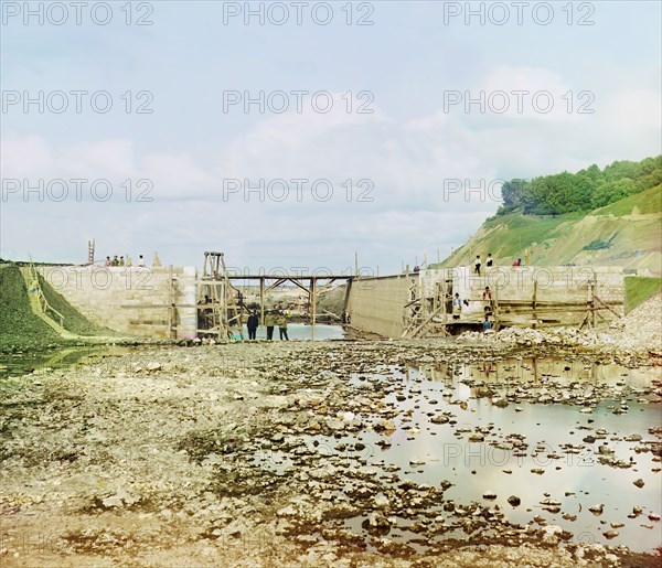 Soon-to-be-finished portion of the lock, Kuzminskoe, 1912. Creator: Sergey Mikhaylovich Prokudin-Gorsky.