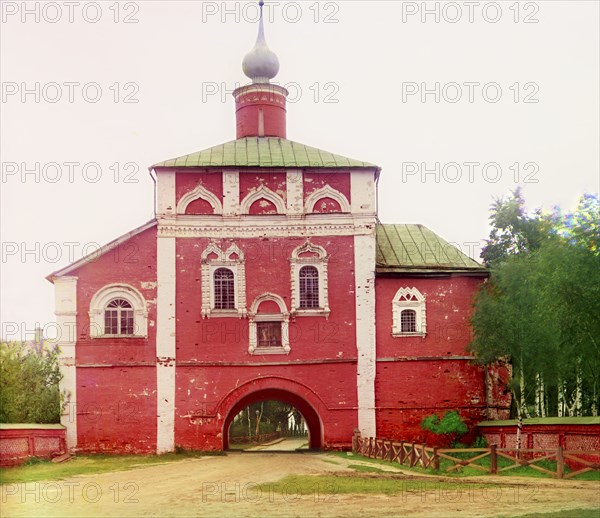 Spaso-Yevfimiev Monastery; Second gate in the wall, Suzdal, 1912. Creator: Sergey Mikhaylovich Prokudin-Gorsky.