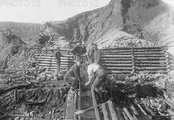 Washing gold, 1916. Creator: Unknown.