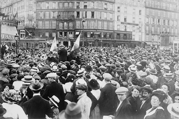 Reservists at Gare de L'Est, Paris, between c1914 and c1915. Creator: Bain News Service.