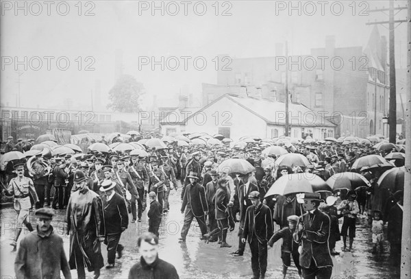 17th Reg't [i.e., Regiment] leaving Toronto, between c1914 and c1915. Creator: Bain News Service.